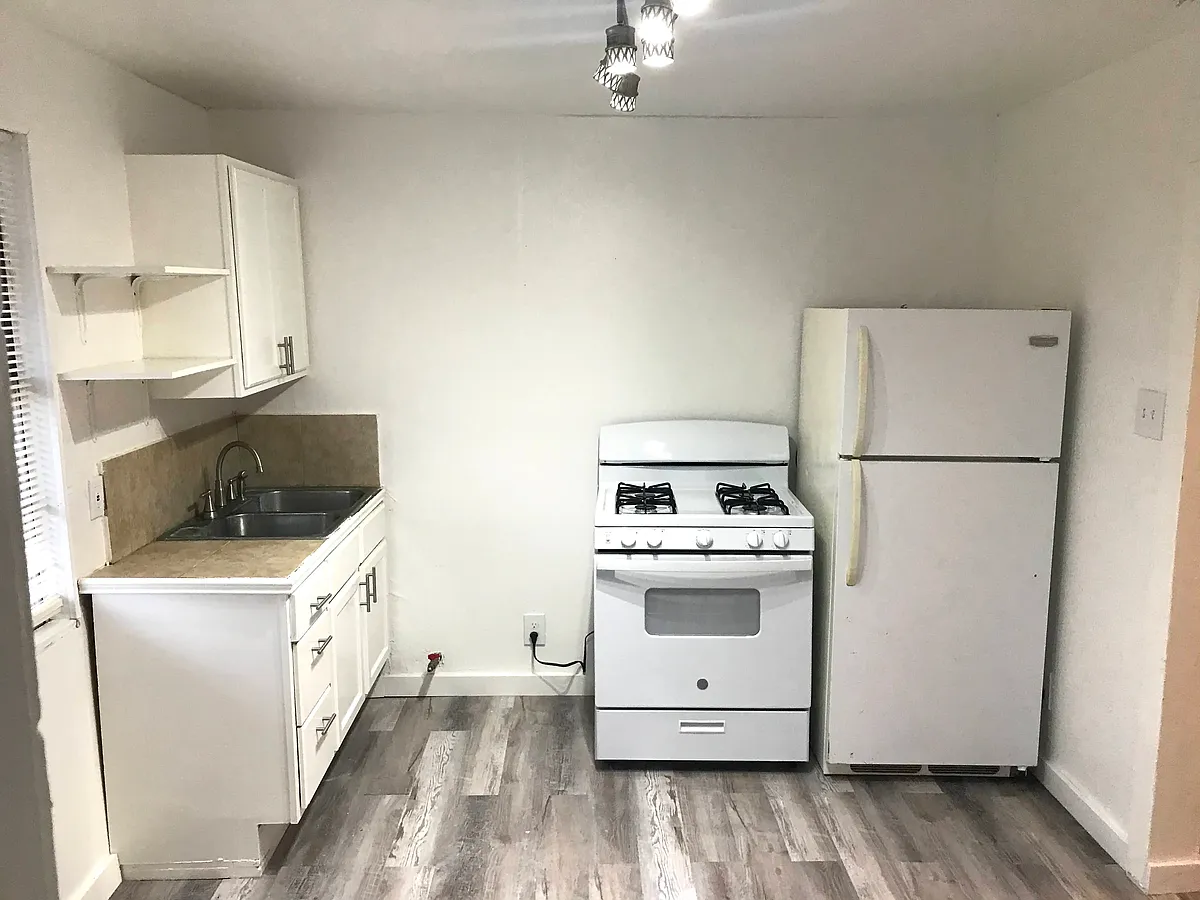 Building Photo - 2903 Tampico St #2