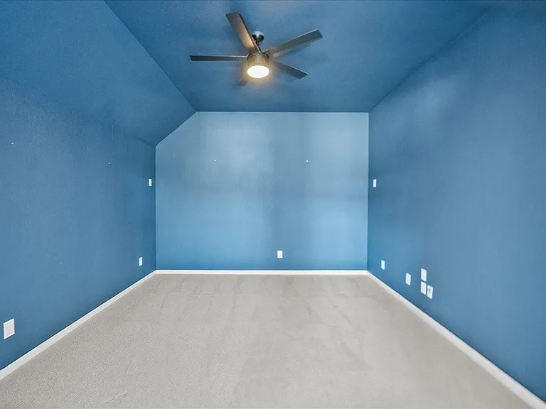 13814 Russell Ct — Photo 31