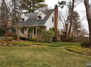 335 River Rd, New Milford, NJ 07646