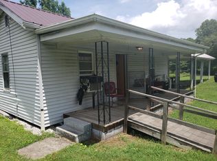681 Slaven Ln, Oneida, TN 37841