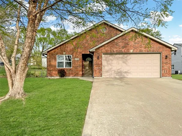 1311 Walnut St, Higginsville, MO 64037