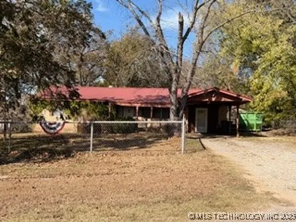 712 NW White St, Kingston, OK 73439
