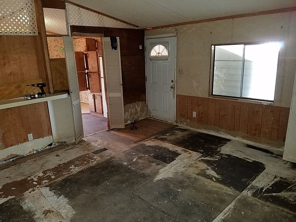 5th image of 2623 E Marconi Ave