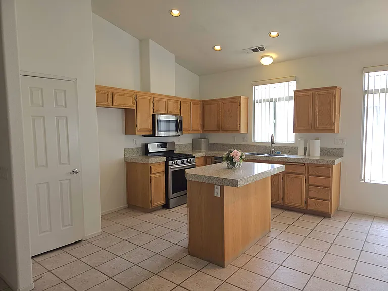 26735 China Dr — Photo 12