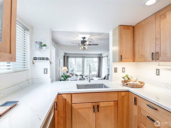 15195 Sunwood Boulevard #BB11, Tukwila, WA 98188