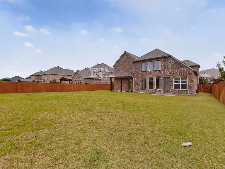 151 Darian Dr — Photo 57