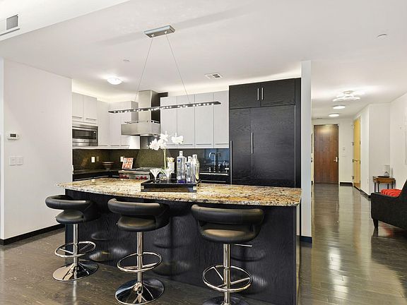 4th image of 201 S 11th St Unit 1530