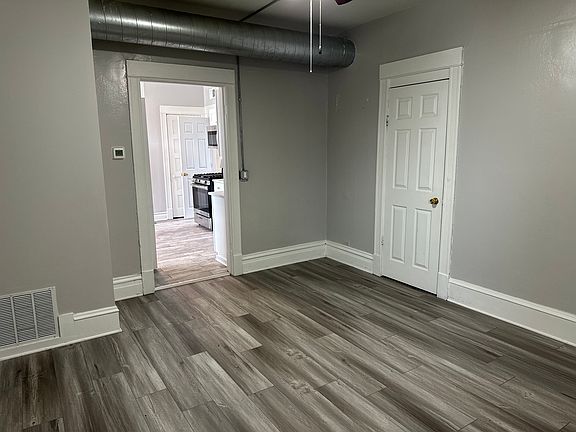 4th image of 2828 N Lawndale Ave APT 1R