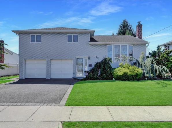 298 Balchen Street, Massapequa Park, NY 11762
