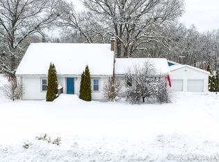 2288 Macarthur Rd, Muskegon, MI 49442