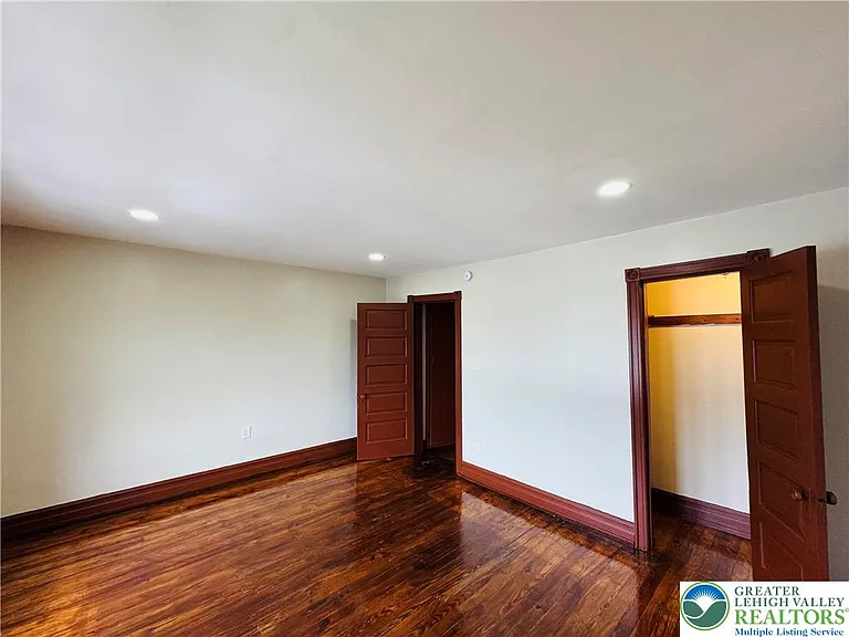 36 S Jefferson St — Photo 27