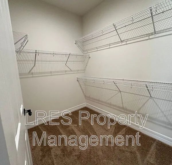 9220 Sea Pine Ave — Photo 25