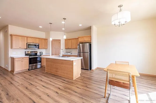 4208 Thrasher St — Photo 3
