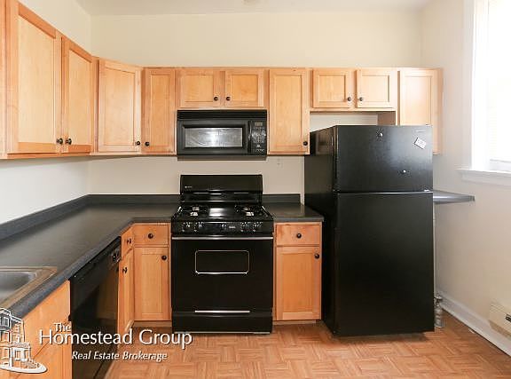 2nd image of 4425 N Wolcott Ave #Three