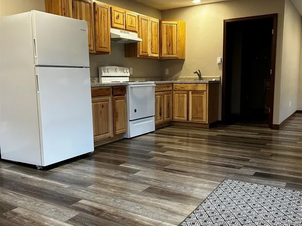 744 Main St #1, Carthage, IL 62321