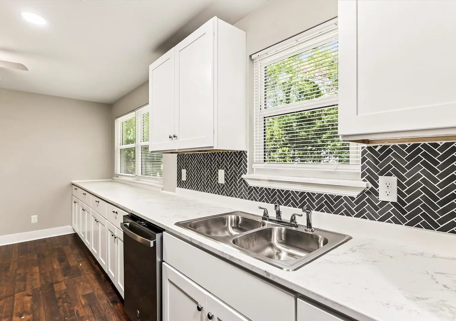 Completely Renovated 3 Bed / 1 Bath W/Carport! — Photo 3