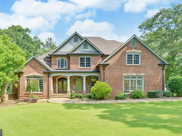 210 Rosewood Cir, Hartwell, GA 30643