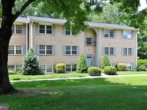 5th image of 212 Crocker Dr APT D