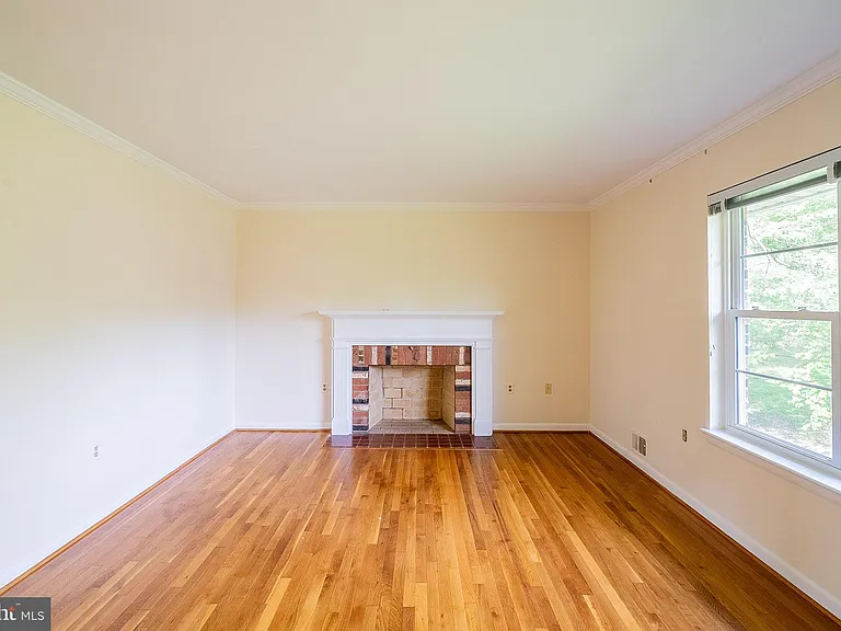 6608 Fairlawn Dr — Photo 9