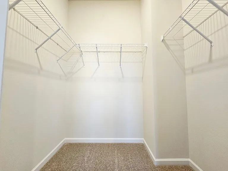 349 Wicklow Ln — Photo 16