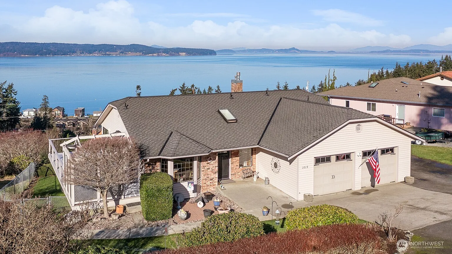 1019 Aqua Vista Lane photo 1