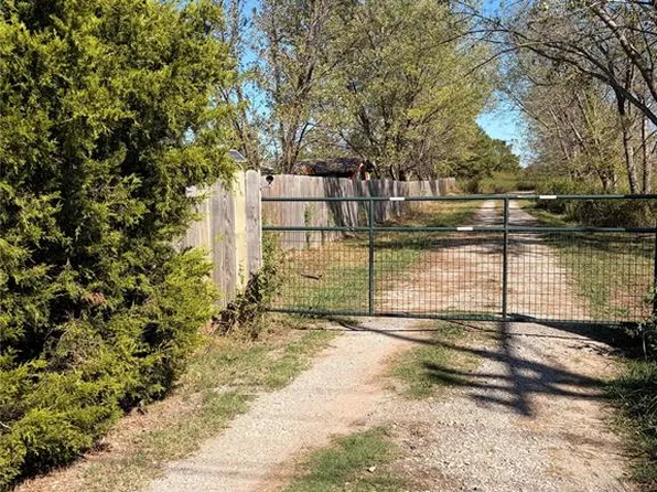302 S Cedar St, Paden, OK 74860