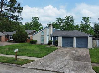 9114 Southbluff Blvd, Houston, TX 77089