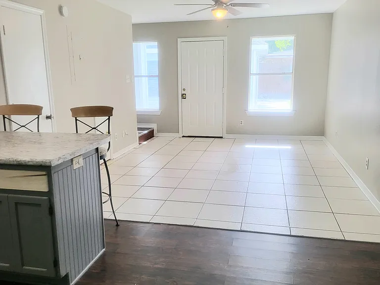 209 E 24th Ave #7 — Photo 10