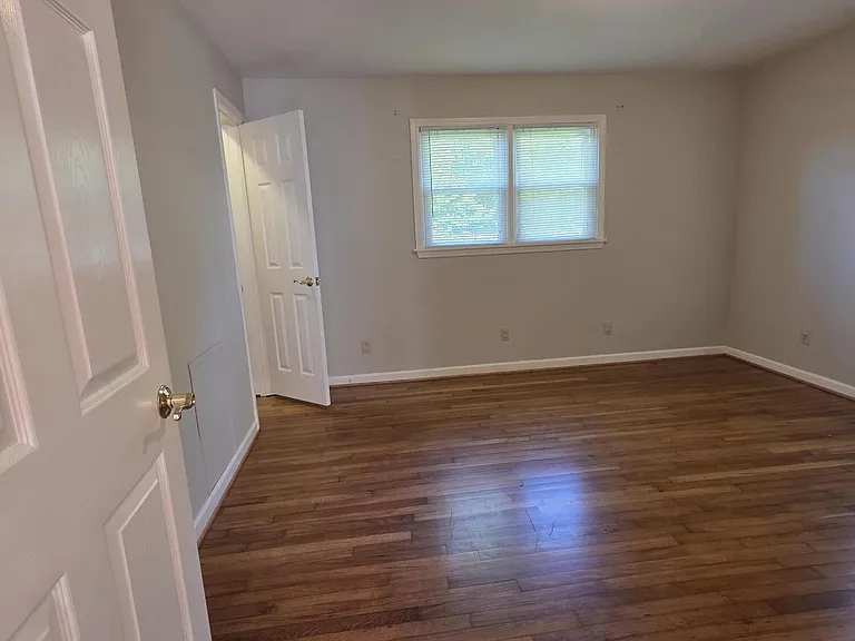 11700 Frank Ave — Photo 5