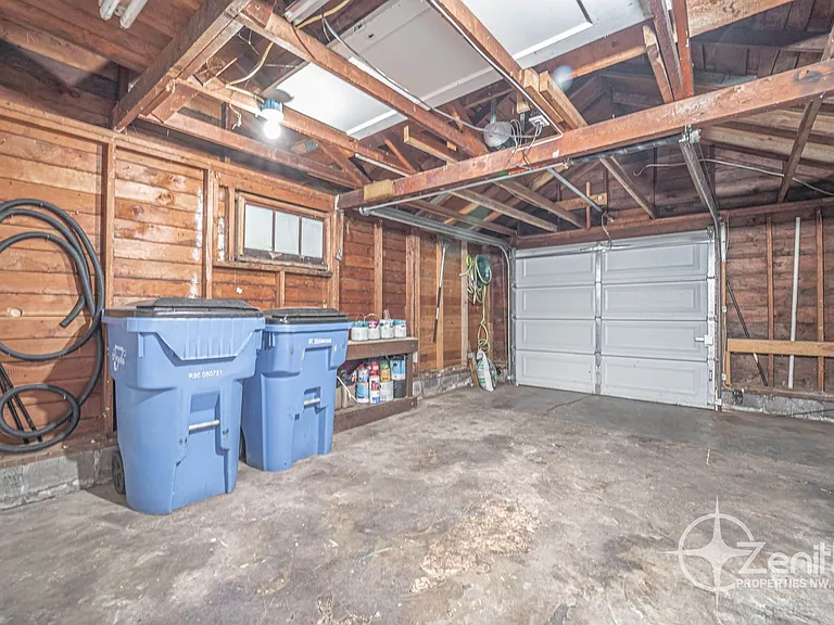 1818 W 22nd St — Photo 30