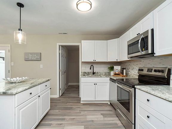 5th image of 1040 Level Green Blvd