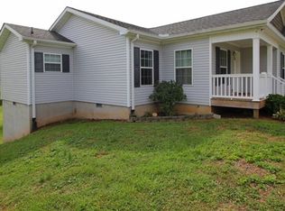 28 Ledford Fields Rd, Franklin, NC 28734