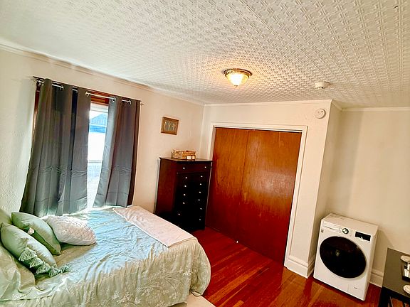 4th image of 1279 Park Ave #1