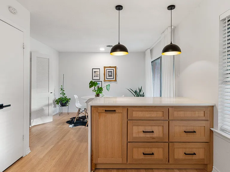 9209 Lindaro Ln — Photo 15