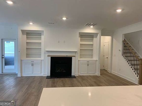 2nd image of 2910 Beaver Dam Ln