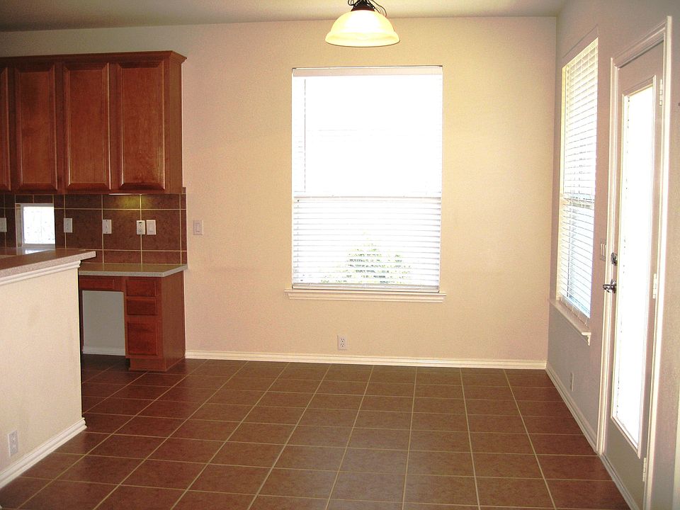 1st image of 2724 Raynes Park Dr