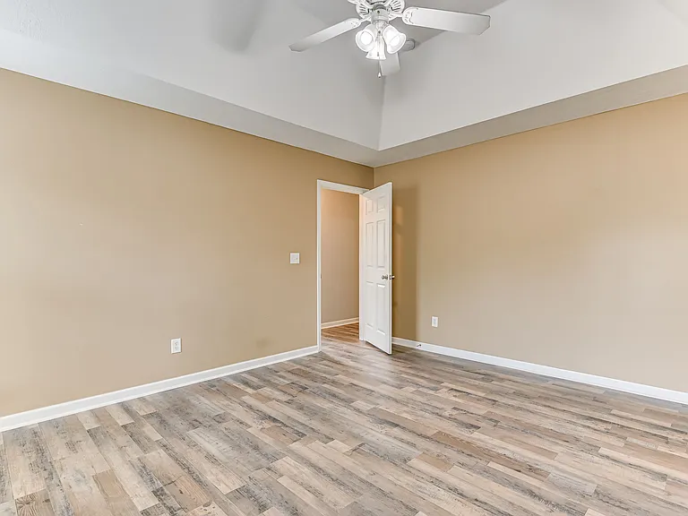 4452 Country Glen Cir — Photo 10