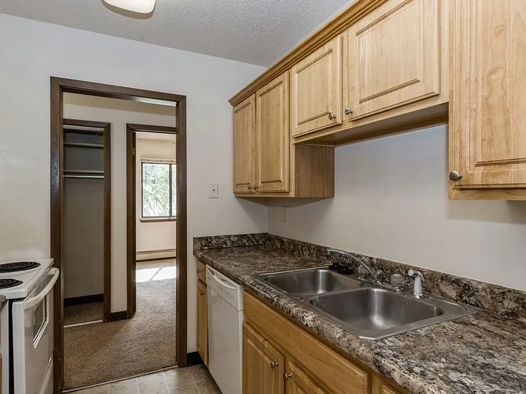 434 S Johnson St — Photo 19
