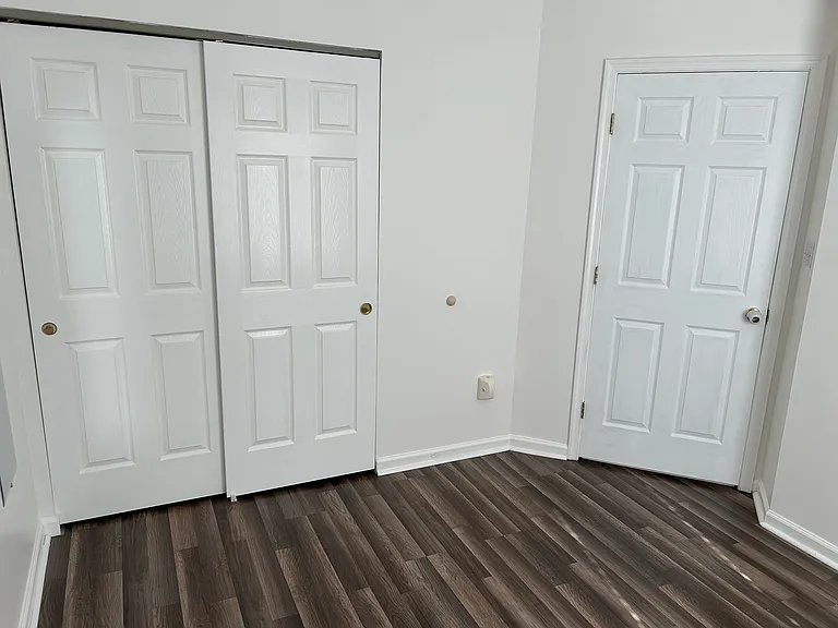 254 Seneca Ter — Photo 17