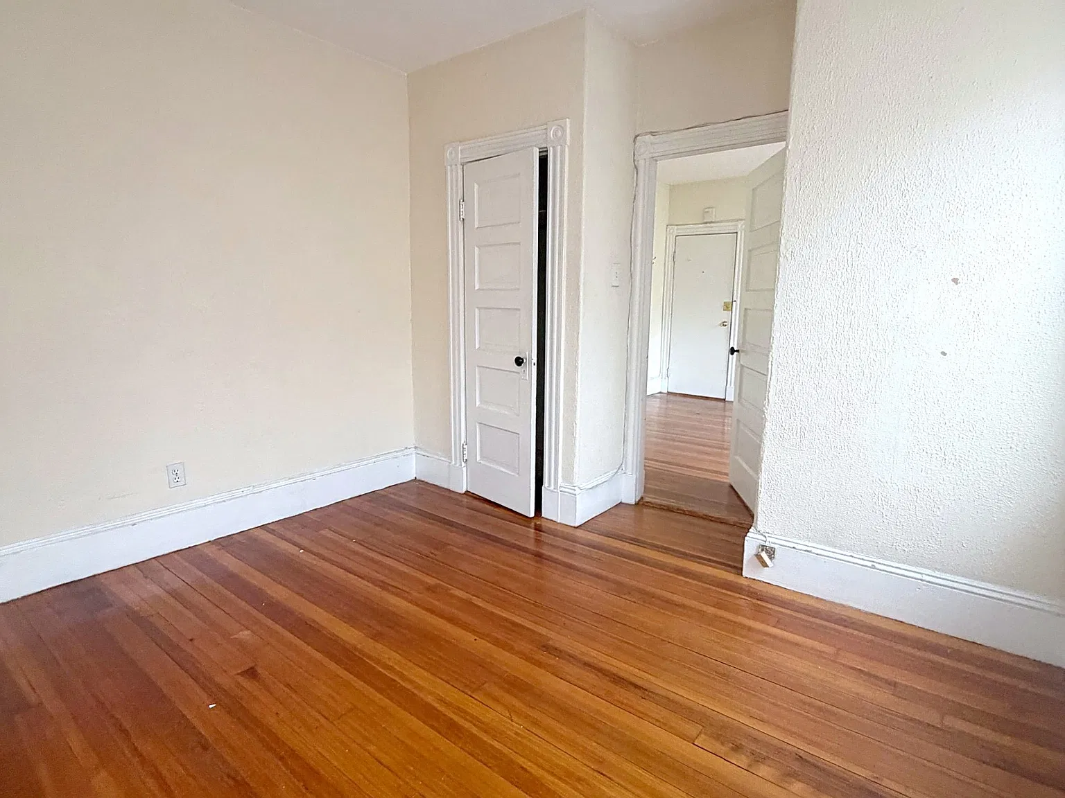 2 bed, 1.0 bath, 650 sqft, $2,800 — Photo 4