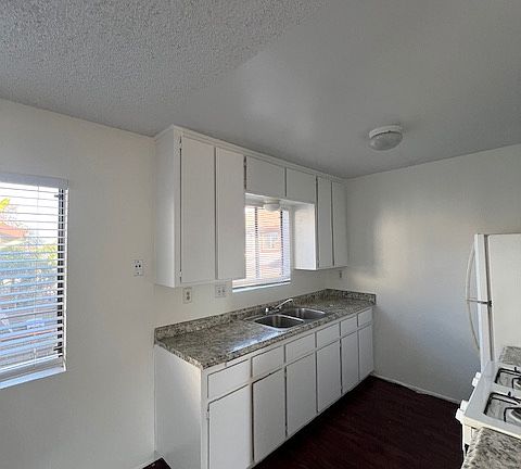 5th image of 583 12th St APT E