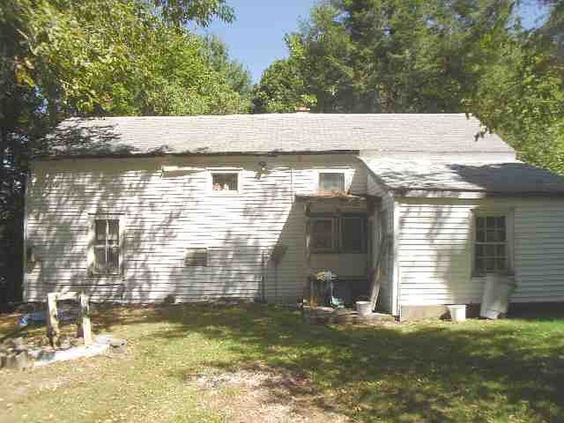 2nd image of 5 THOMPSON Lane