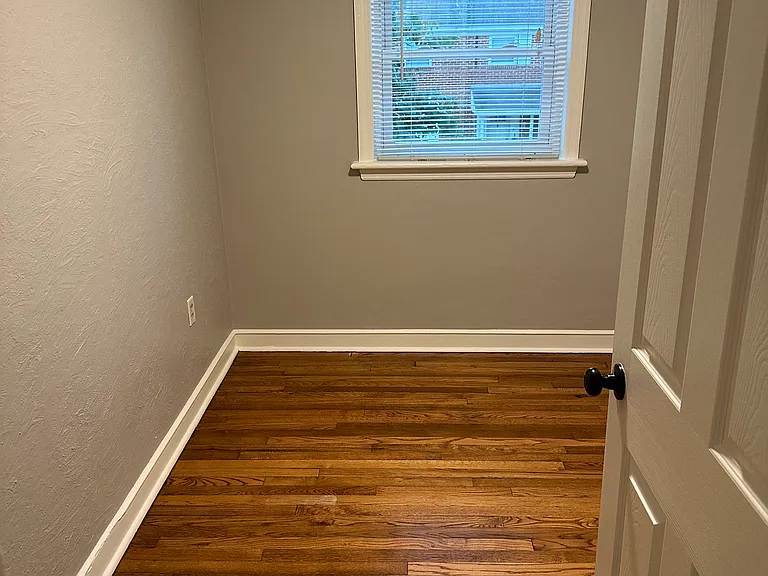 829 Rolridge Ave — Photo 9