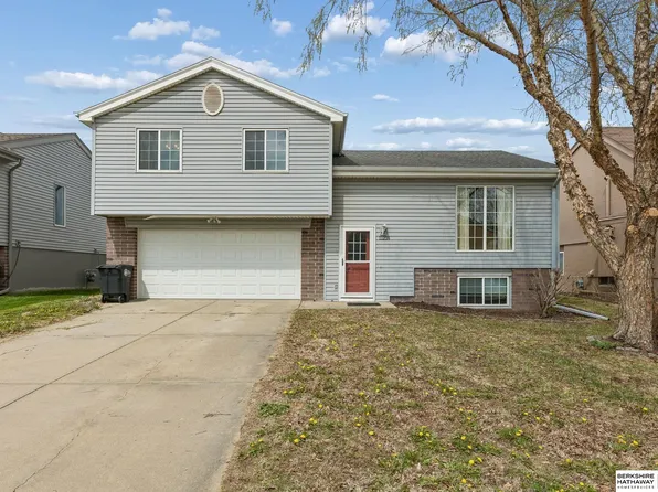 11218 Mary St, Omaha, NE 68164