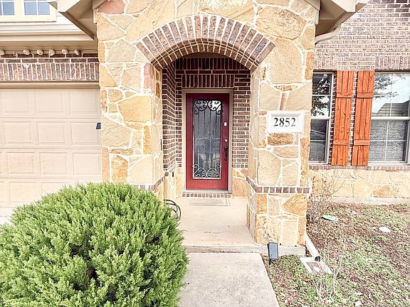 2nd image of 2852 Crescent Lake Dr