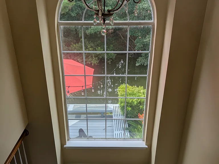 1920 Oak Tree Ln — Photo 21