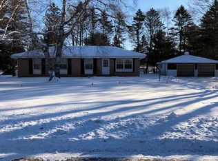 6184 Scenic Dr, West Bend, WI 53095