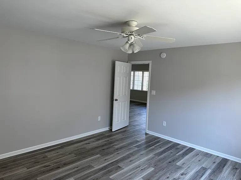 1627 Evergreen Ave — Photo 6