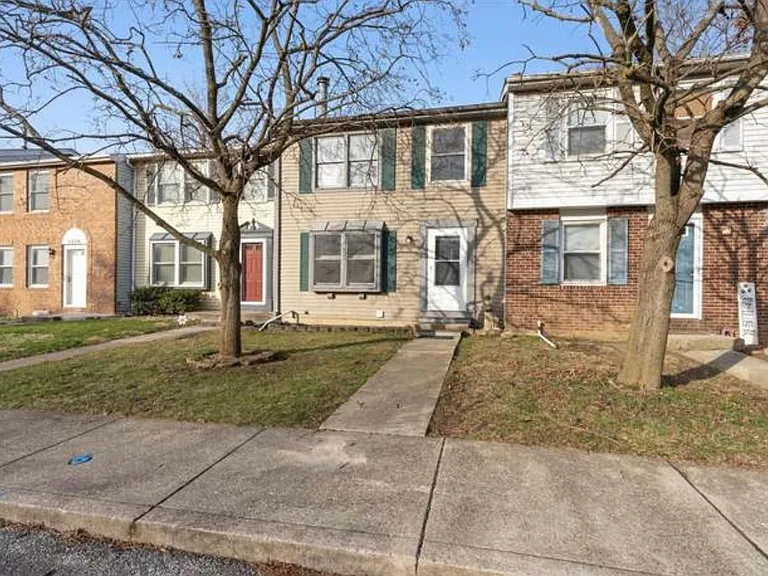 4382 Biscayne Ct — Photo 2
