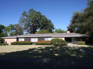 15 Orchard Dr, Charleston, IL